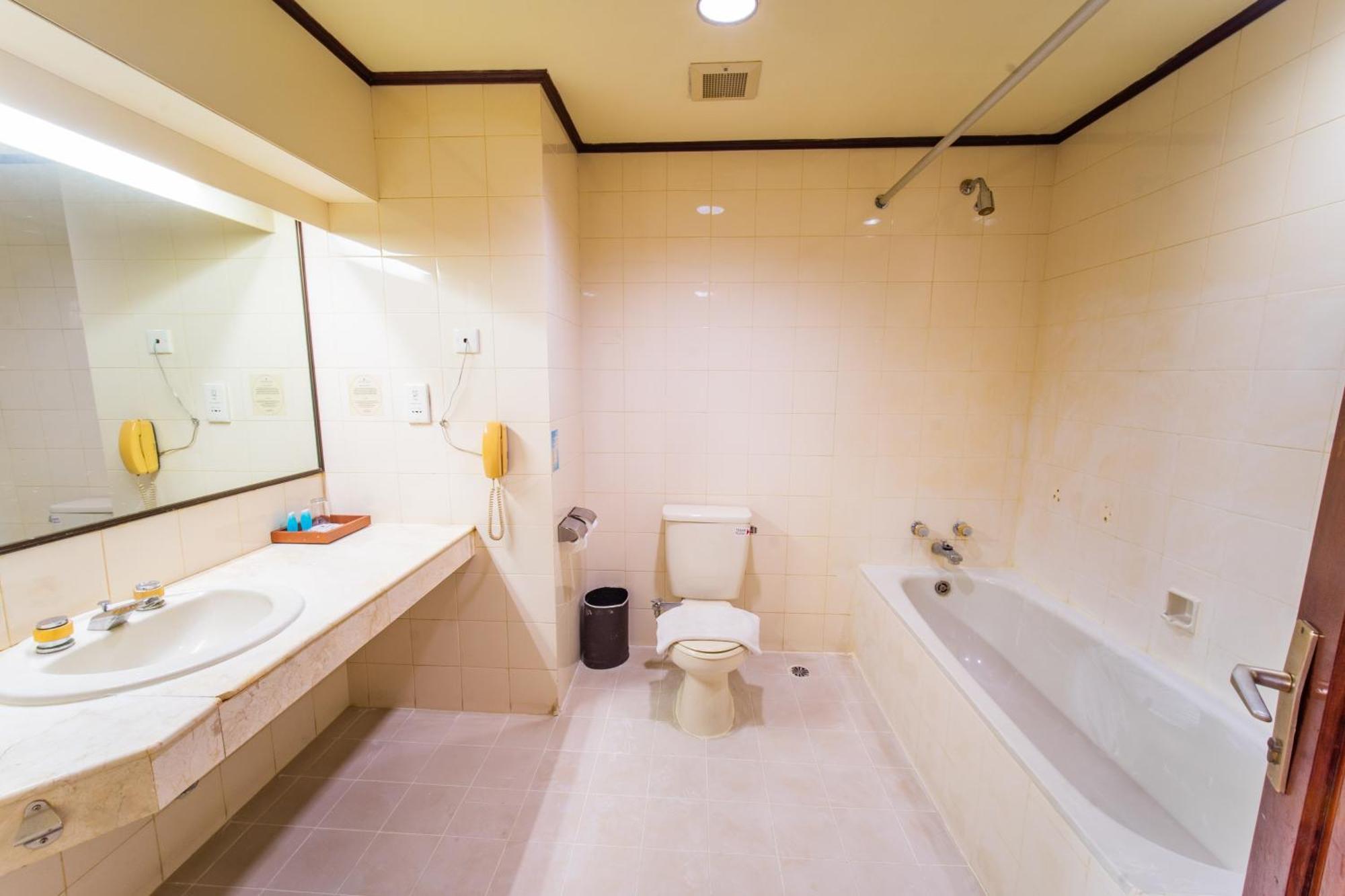 Adika Hotel Bahtera Klandasan Kecil エクステリア 写真