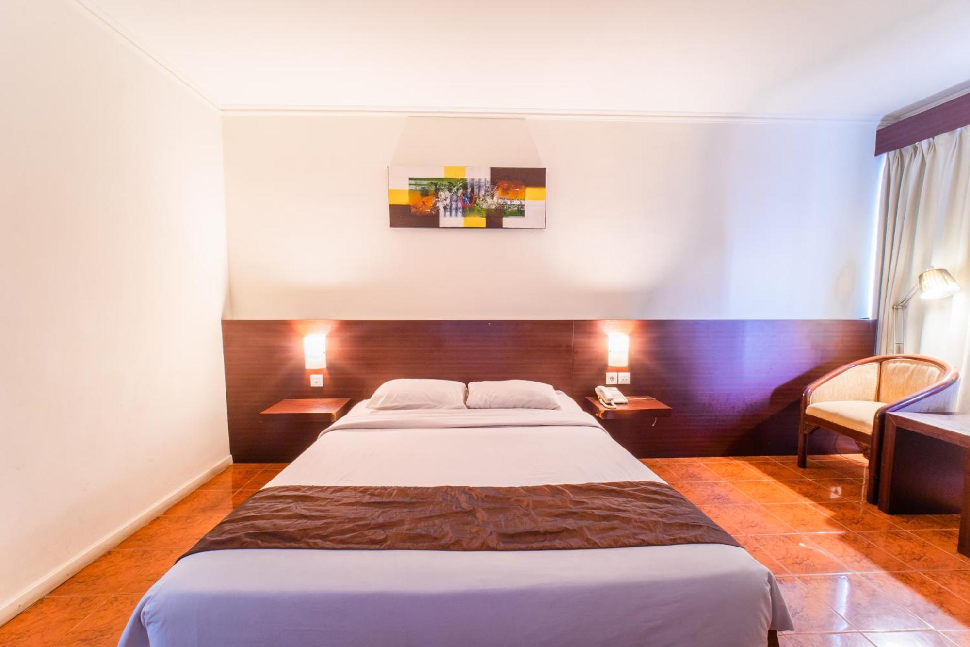 Adika Hotel Bahtera Klandasan Kecil エクステリア 写真