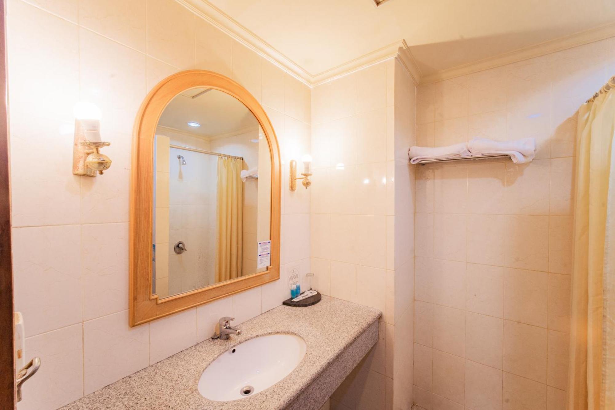 Adika Hotel Bahtera Klandasan Kecil エクステリア 写真