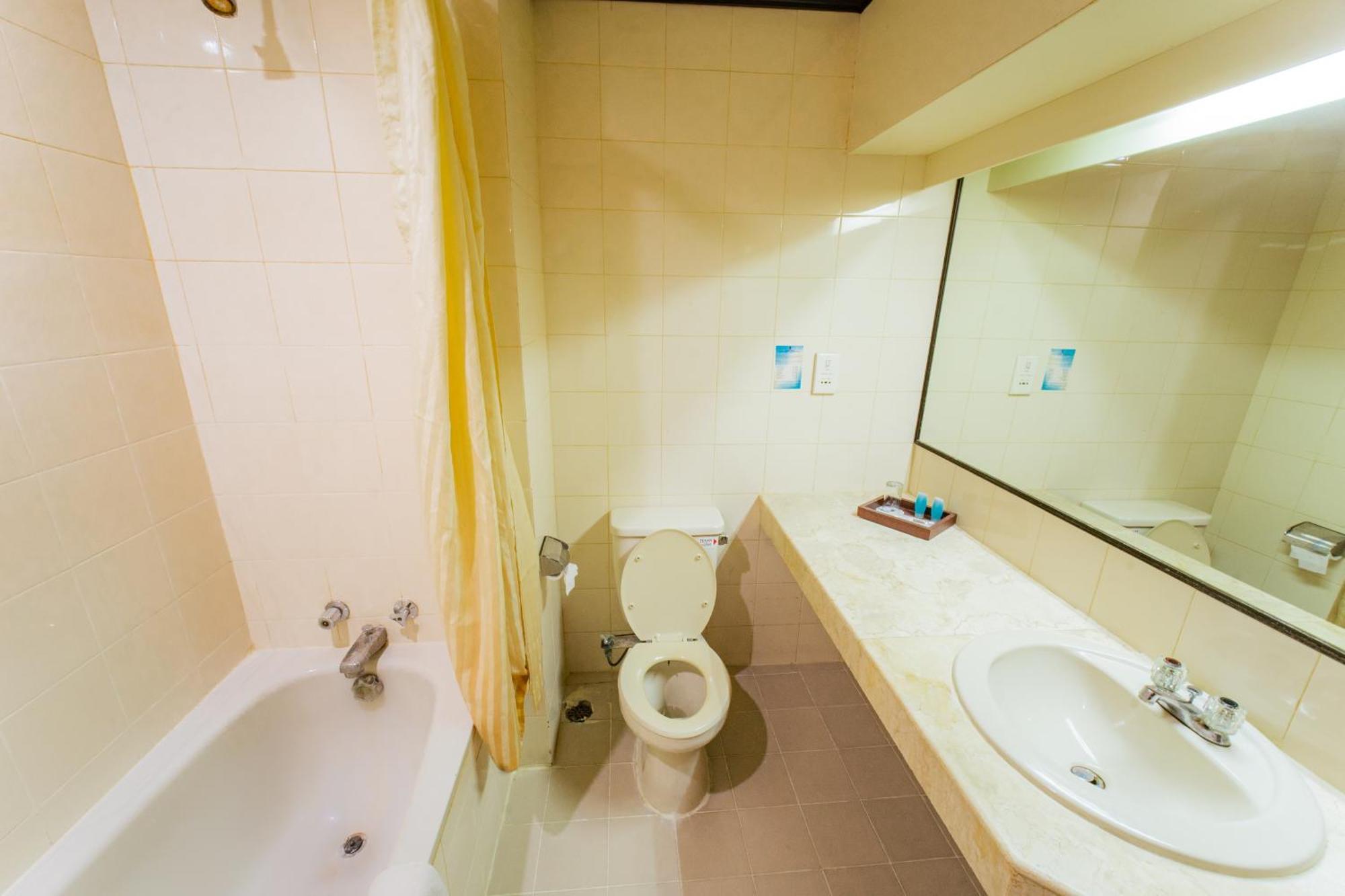 Adika Hotel Bahtera Klandasan Kecil エクステリア 写真