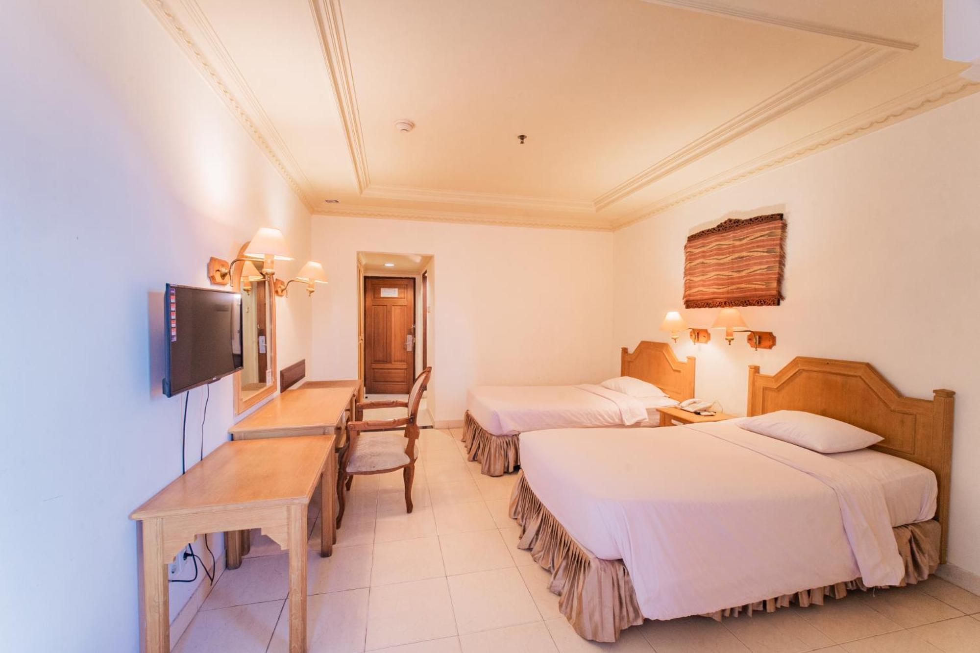 Adika Hotel Bahtera Klandasan Kecil エクステリア 写真