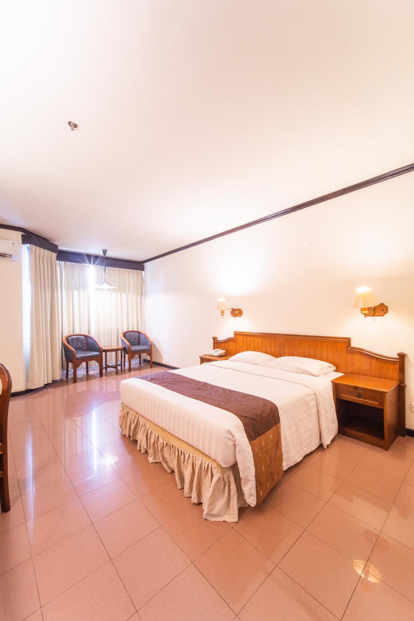 Adika Hotel Bahtera Klandasan Kecil エクステリア 写真